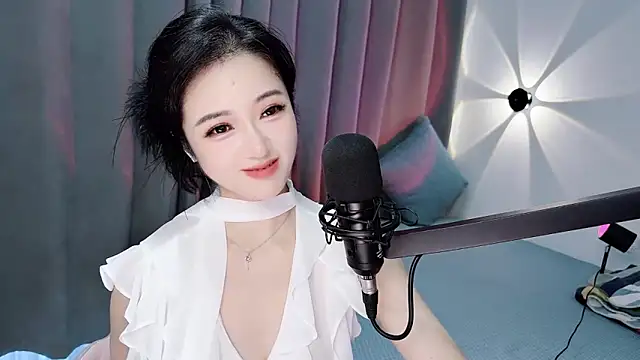 Momo-Wow live cam on StripChat