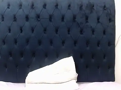 LilacKiss webcam