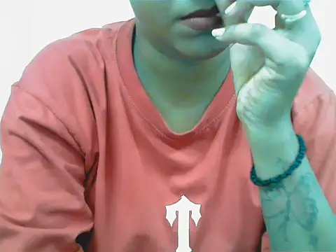 LovingPihu webcam