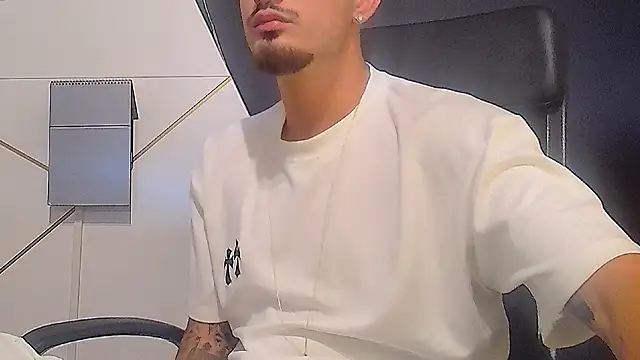 BrandonTate webcam