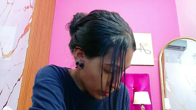 yourcuteneighbourr webcam