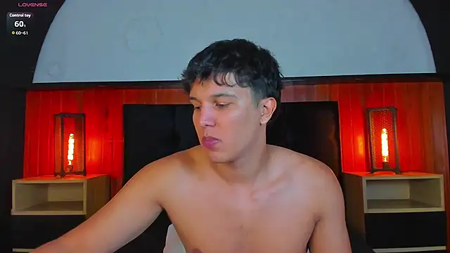 Leo_Savage_ webcam