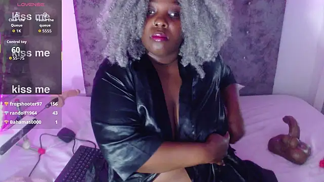 ebony_NeighborMoans webcam