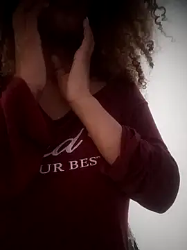 SolashLitzy_Curly webcam