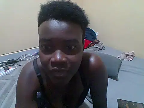 Pretty-Leaa webcam