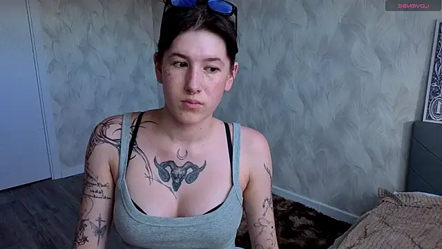 Ester_Henderson webcam