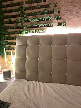 AlishaRuby live cam on StripChat