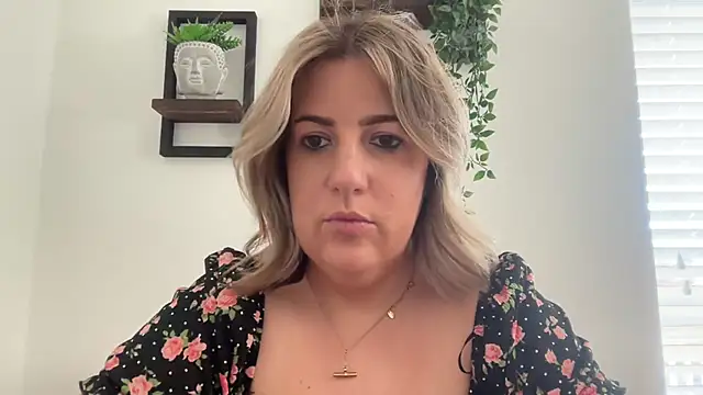 MsBelleWarick live cam on StripChat
