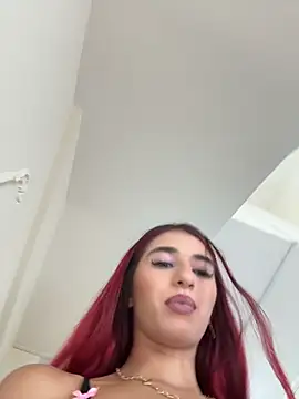 VixenRosse live cam on StripChat