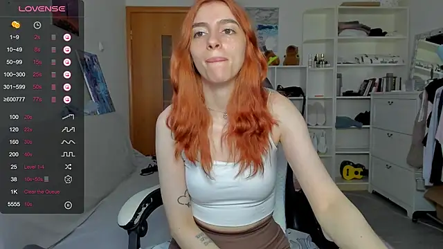 broosnica1 live cam on StripChat