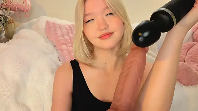 milli_sun_ live cam on StripChat