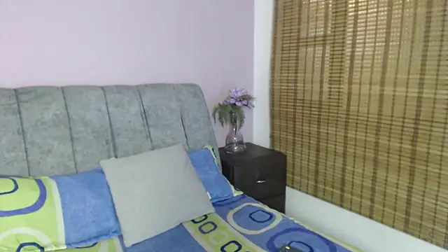 Samantha__Benet live cam on StripChat
