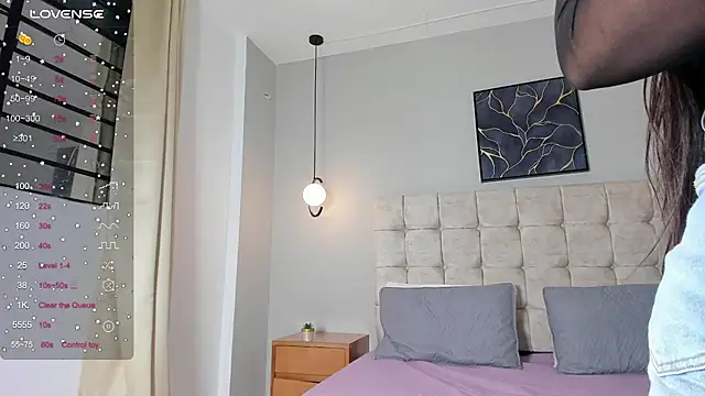 Mia_dolls18 live cam on StripChat