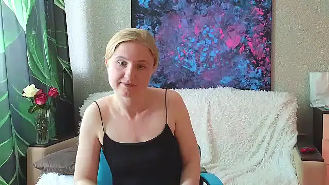 Lanavi_Smile live cam on StripChat