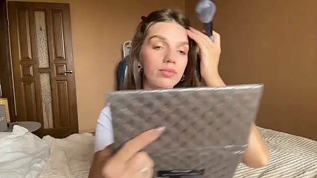TrishIsaac live cam on StripChat