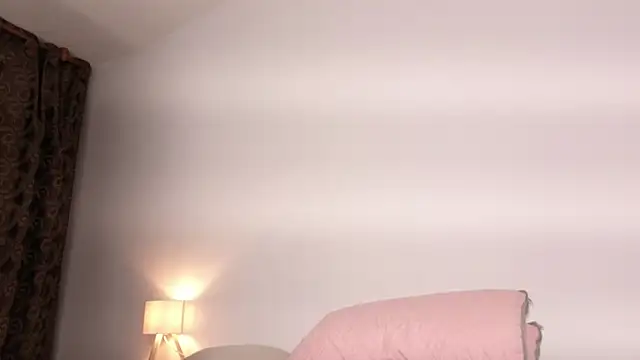 zoemoon1_ live cam on StripChat