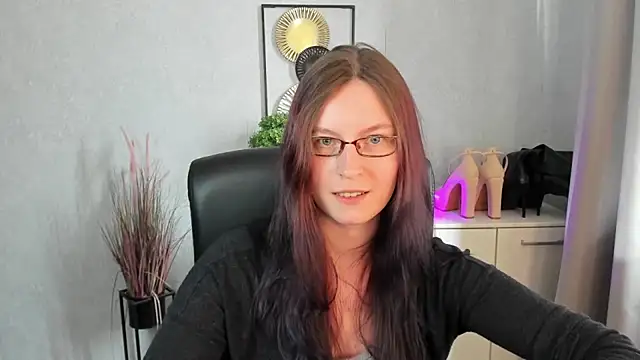 emmaxDelight live cam on StripChat