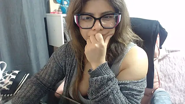 KatteAngelLat live cam on StripChat
