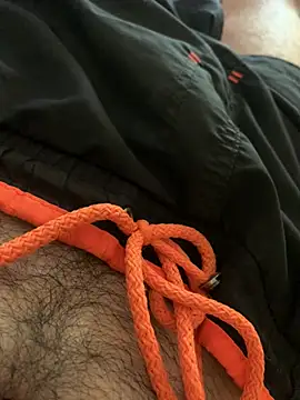 MuzzyFacing live cam on StripChat