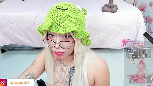 SafiroAgataaa live cam on StripChat