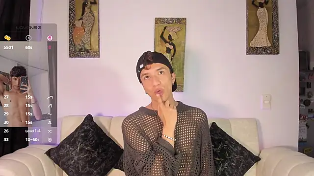mhatias_ live cam on StripChat