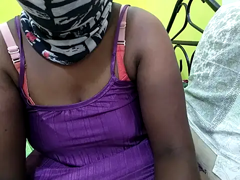 tamil_sumathi live cam on StripChat