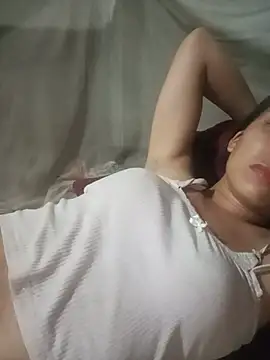 Jade-ee live cam on StripChat