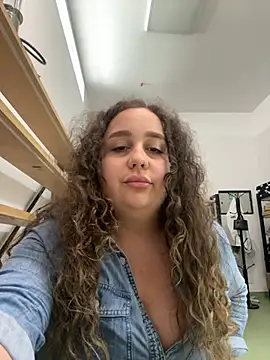CurlyMaddie live cam on StripChat