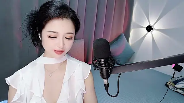 Momo-Wow live cam on StripChat