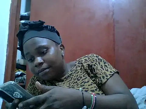 yummyyychocolate live cam on StripChat