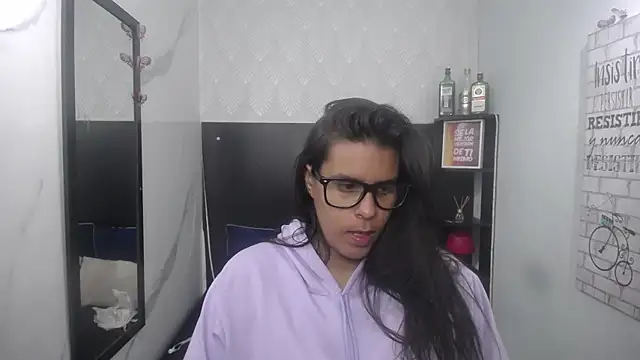 _bella_ebony_ live cam on StripChat