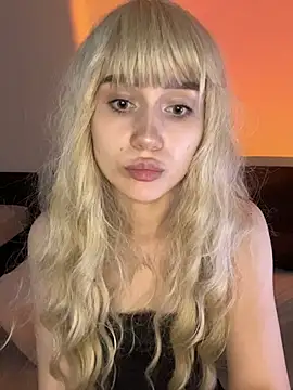 Charlotte_Pretty live cam on StripChat