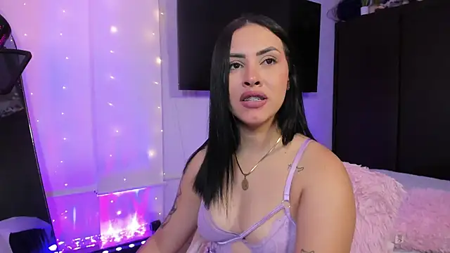 Maya_Bluee webcam