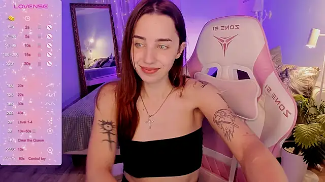 CharliGrace_ live cam on StripChat