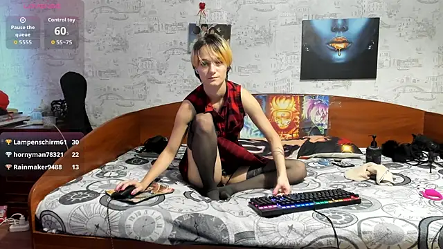 KagamiTayga live cam on StripChat