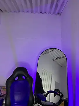 Ashly_07 live cam on StripChat