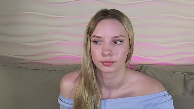 katt__y live cam on StripChat