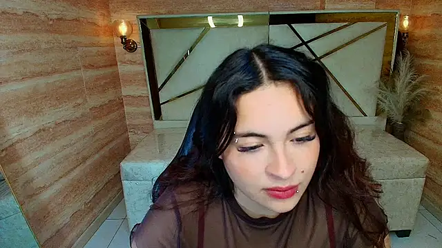 Kiara_Moon_r webcam