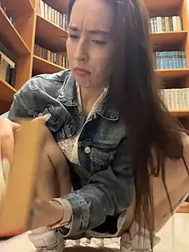Holly_Play webcam