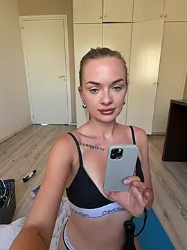 ElenaRebelle webcam