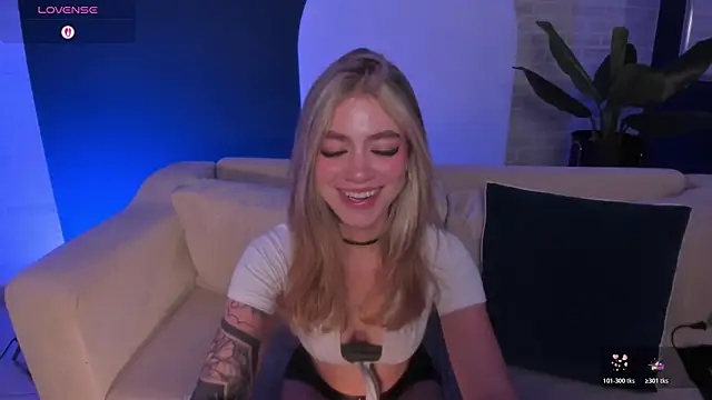 ViolettHansson webcam