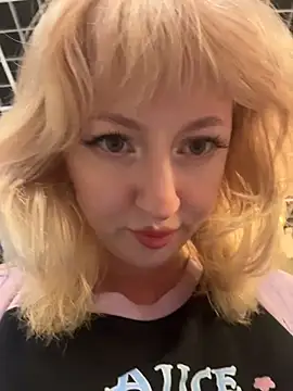 RonnieKiss webcam