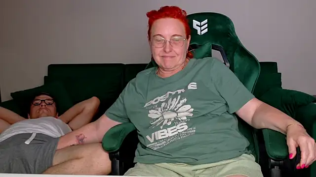 JoannaAndNeighbour Live Web Cam Show