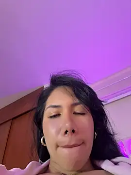 ArianaReynoldss webcam