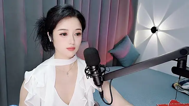 Momo-Wow webcam