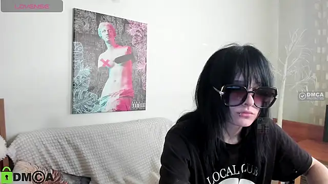 MillyMils webcam