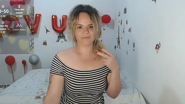 hotmilf4uxxx webcam