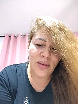 SluttyMilf79 webcam