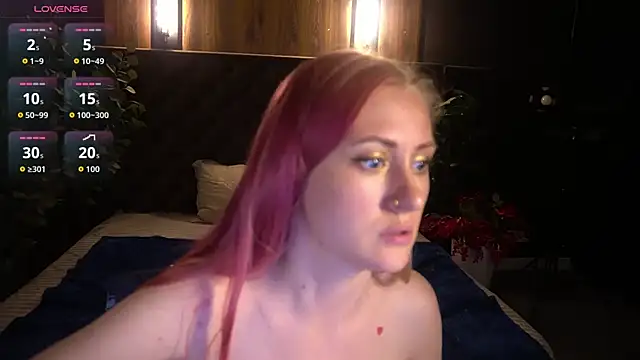 DramaQuenns webcam