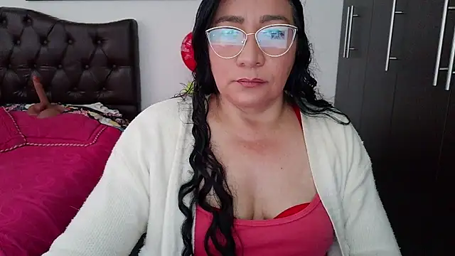 Grace_mature_milf